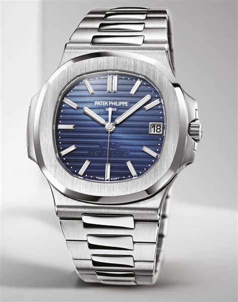 patek philippe nautilus platinum 5711.